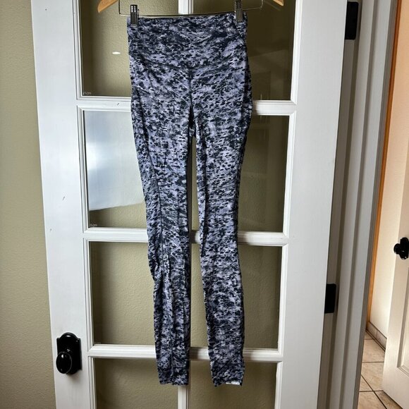 RARE LULULEMON Grey Blue Print Align Tights Leggings - 4 - Picture 4 of 14